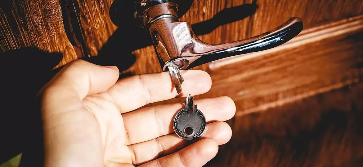 Broken key extraction